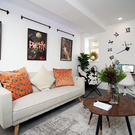 New Spacious 2 Bed Getaway - Private Courtyard! - Underfloor Heating Кардіфф Екстер'єр фото
