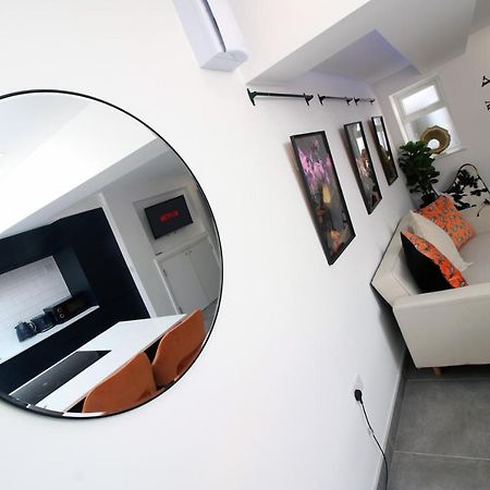 New Spacious 2 Bed Getaway - Private Courtyard! - Underfloor Heating Кардіфф Екстер'єр фото