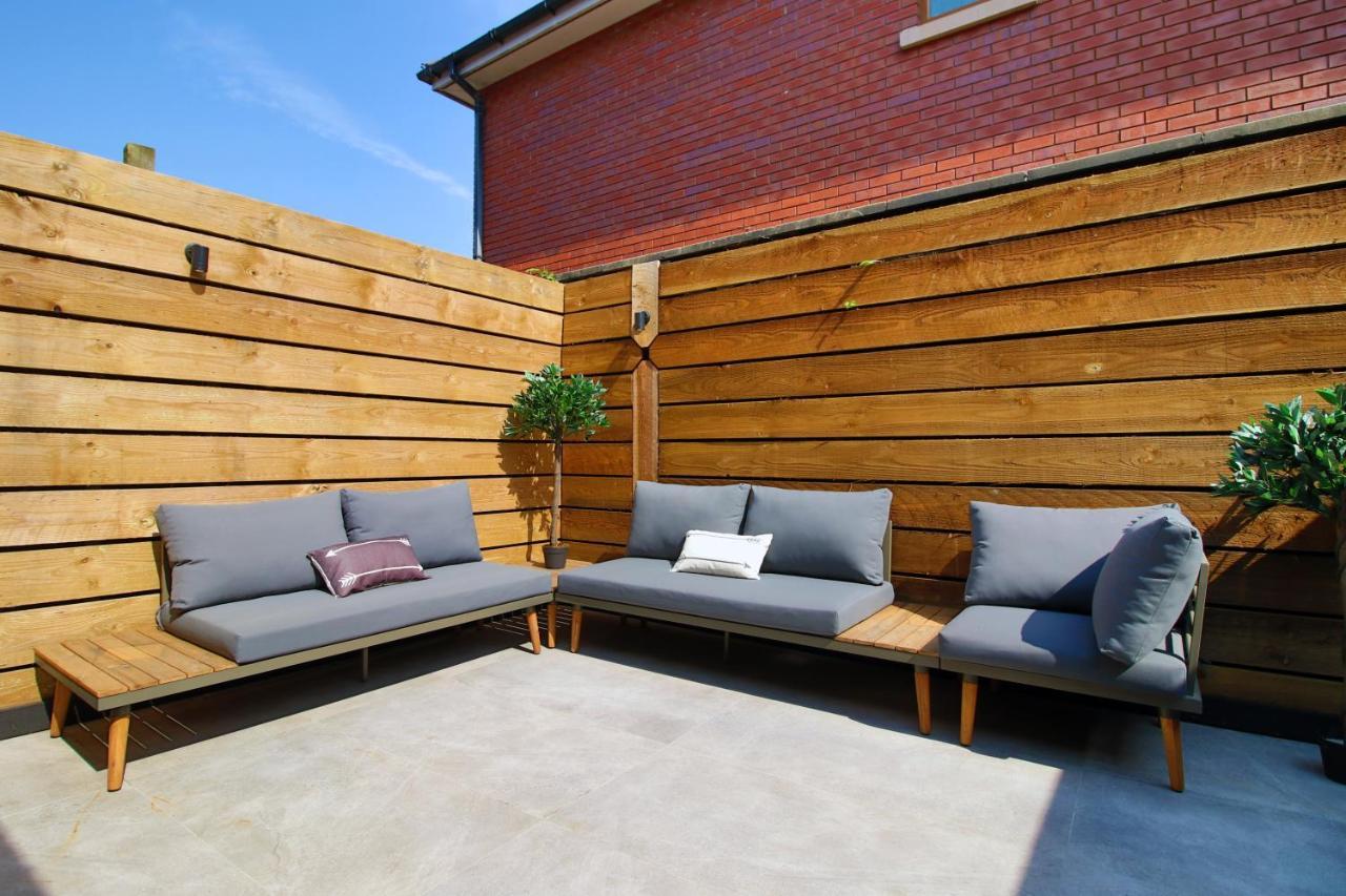 New Spacious 2 Bed Getaway - Private Courtyard! - Underfloor Heating Кардіфф Екстер'єр фото