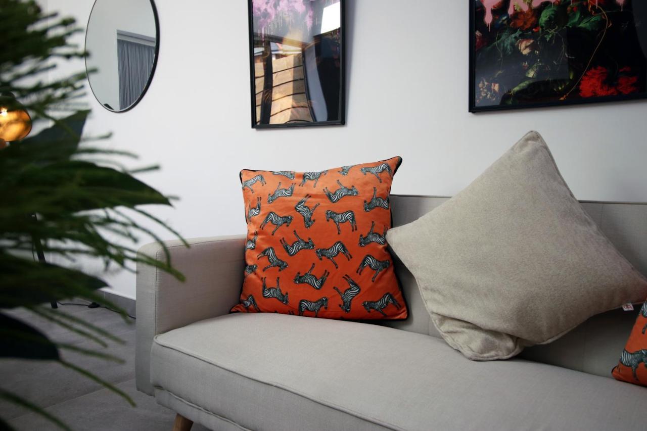 New Spacious 2 Bed Getaway - Private Courtyard! - Underfloor Heating Кардіфф Екстер'єр фото