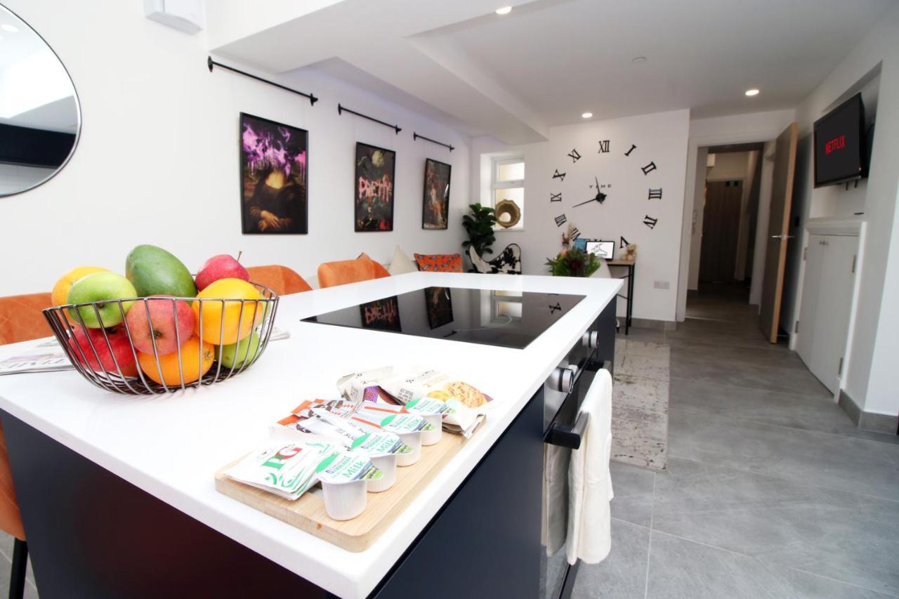 New Spacious 2 Bed Getaway - Private Courtyard! - Underfloor Heating Кардіфф Екстер'єр фото